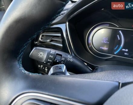 Синій Кіа Niro, об'ємом двигуна 0 л та пробігом 70 тис. км за 23200 $, фото 32 на Automoto.ua