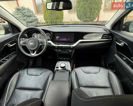 Синій Кіа Niro, об'ємом двигуна 0 л та пробігом 136 тис. км за 19350 $, фото 30 на Automoto.ua