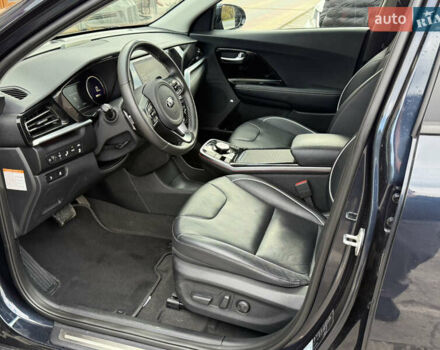 Синій Кіа Niro, об'ємом двигуна 0 л та пробігом 136 тис. км за 19350 $, фото 42 на Automoto.ua