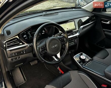 Синій Кіа Niro, об'ємом двигуна 0 л та пробігом 112 тис. км за 18800 $, фото 28 на Automoto.ua