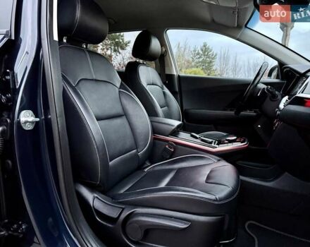 Синій Кіа Niro, об'ємом двигуна 0 л та пробігом 84 тис. км за 19450 $, фото 73 на Automoto.ua