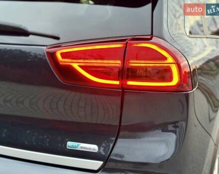 Синій Кіа Niro, об'ємом двигуна 0 л та пробігом 84 тис. км за 19450 $, фото 39 на Automoto.ua