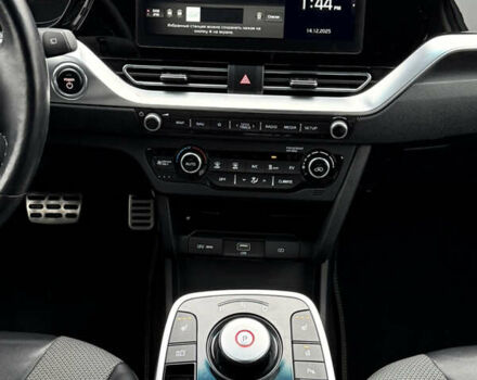 Синий Киа Niro, объемом двигателя 0 л и пробегом 55 тыс. км за 22600 $, фото 40 на Automoto.ua