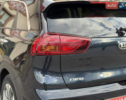 Синій Кіа Niro, об'ємом двигуна 0 л та пробігом 136 тис. км за 19350 $, фото 18 на Automoto.ua