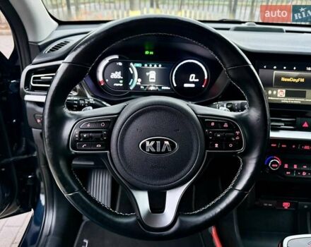 Синій Кіа Niro, об'ємом двигуна 0 л та пробігом 84 тис. км за 19450 $, фото 55 на Automoto.ua