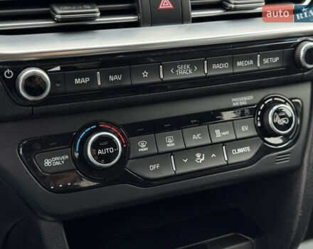 Синий Киа Niro, объемом двигателя 0 л и пробегом 147 тыс. км за 19500 $, фото 31 на Automoto.ua