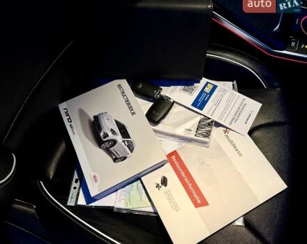 Синій Кіа Niro, об'ємом двигуна 0 л та пробігом 84 тис. км за 19450 $, фото 101 на Automoto.ua