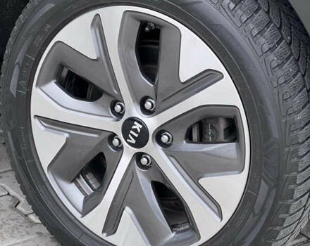 Синій Кіа Niro, об'ємом двигуна 0 л та пробігом 112 тис. км за 20800 $, фото 27 на Automoto.ua