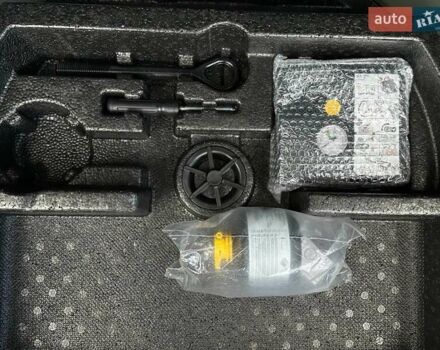 Синій Кіа Niro, об'ємом двигуна 0 л та пробігом 57 тис. км за 24700 $, фото 81 на Automoto.ua