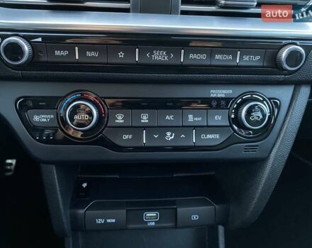 Синий Киа Niro, объемом двигателя 0 л и пробегом 123 тыс. км за 20600 $, фото 49 на Automoto.ua