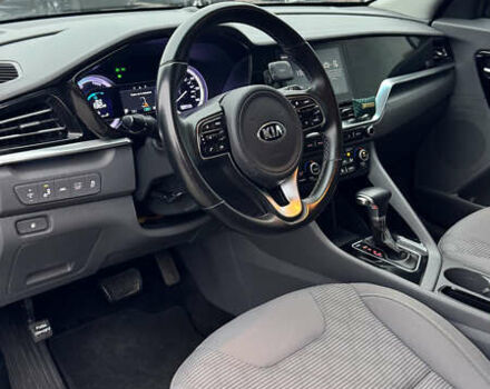 Синій Кіа Niro, об'ємом двигуна 1.58 л та пробігом 68 тис. км за 19500 $, фото 9 на Automoto.ua