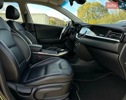 Синій Кіа Niro, об'ємом двигуна 0 л та пробігом 57 тис. км за 24700 $, фото 85 на Automoto.ua