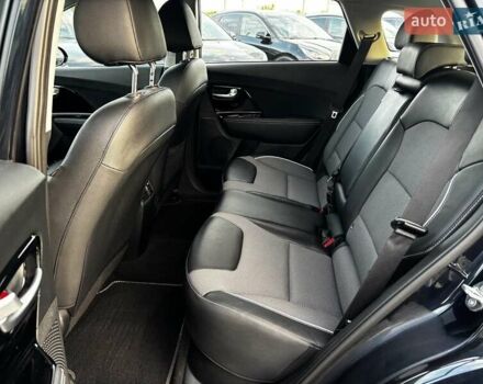 Синій Кіа Niro, об'ємом двигуна 0 л та пробігом 112 тис. км за 18800 $, фото 17 на Automoto.ua