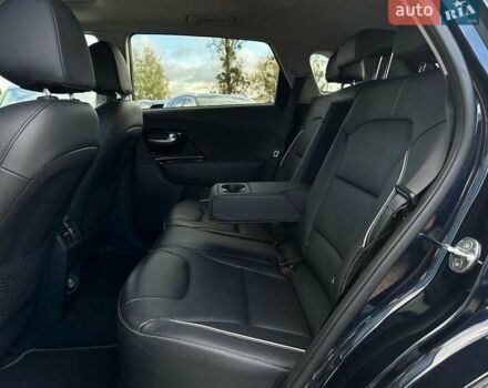 Синій Кіа Niro, об'ємом двигуна 0 л та пробігом 57 тис. км за 24700 $, фото 76 на Automoto.ua