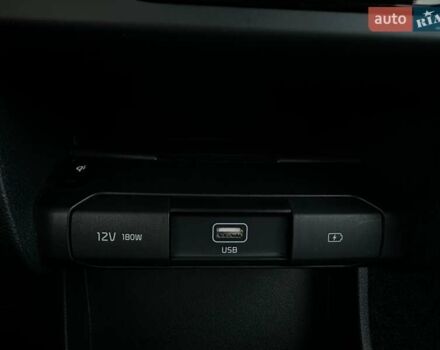 Синій Кіа Niro, об'ємом двигуна 0 л та пробігом 62 тис. км за 24600 $, фото 13 на Automoto.ua