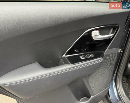 Синій Кіа Niro, об'ємом двигуна 0 л та пробігом 159 тис. км за 18499 $, фото 26 на Automoto.ua