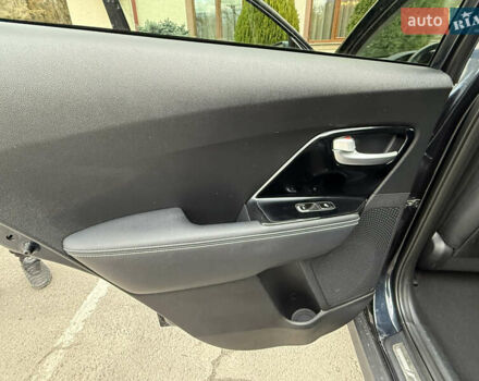 Синій Кіа Niro, об'ємом двигуна 0 л та пробігом 136 тис. км за 19350 $, фото 53 на Automoto.ua