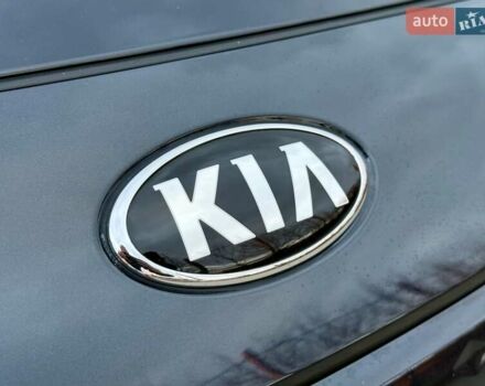 Синій Кіа Niro, об'ємом двигуна 0 л та пробігом 84 тис. км за 19450 $, фото 24 на Automoto.ua