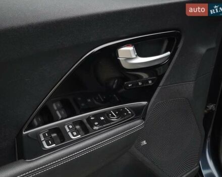 Синій Кіа Niro, об'ємом двигуна 0 л та пробігом 129 тис. км за 18999 $, фото 21 на Automoto.ua
