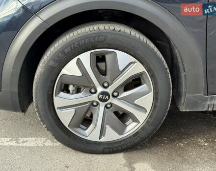 Синій Кіа Niro, об'ємом двигуна 0 л та пробігом 136 тис. км за 19350 $, фото 25 на Automoto.ua