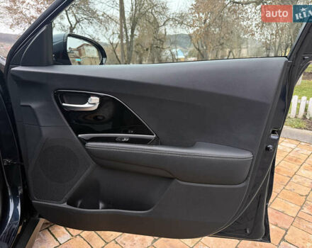 Синій Кіа Niro, об'ємом двигуна 0 л та пробігом 88 тис. км за 19750 $, фото 46 на Automoto.ua