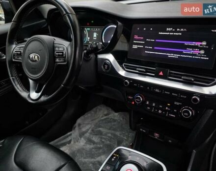 Синій Кіа Niro, об'ємом двигуна 0 л та пробігом 129 тис. км за 18999 $, фото 36 на Automoto.ua