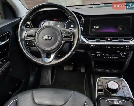Синий Киа Niro, объемом двигателя 0 л и пробегом 138 тыс. км за 18799 $, фото 31 на Automoto.ua