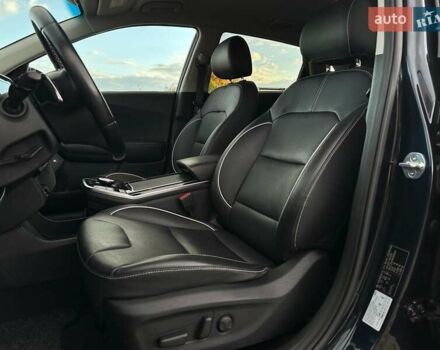 Синій Кіа Niro, об'ємом двигуна 0 л та пробігом 62 тис. км за 24600 $, фото 4 на Automoto.ua
