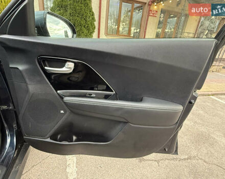 Синій Кіа Niro, об'ємом двигуна 0 л та пробігом 136 тис. км за 19350 $, фото 56 на Automoto.ua