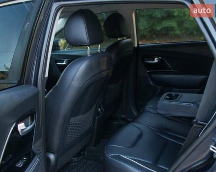 Синий Киа Niro, объемом двигателя 0 л и пробегом 125 тыс. км за 18950 $, фото 78 на Automoto.ua