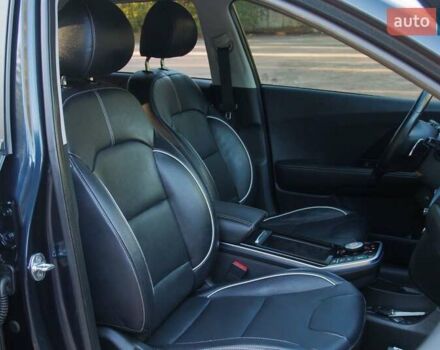 Синий Киа Niro, объемом двигателя 0 л и пробегом 125 тыс. км за 18950 $, фото 71 на Automoto.ua