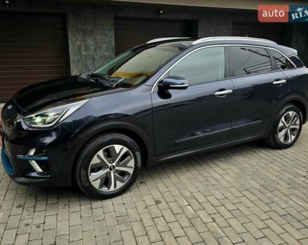 Синий Киа Niro, объемом двигателя 0 л и пробегом 139 тыс. км за 18950 $, фото 3 на Automoto.ua