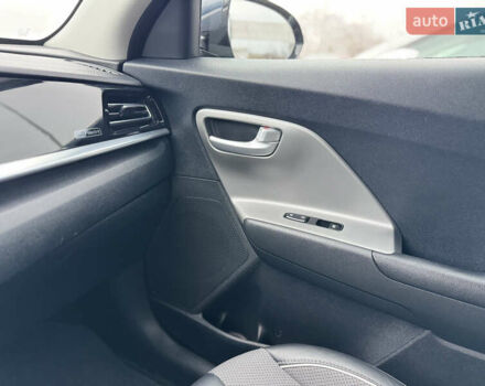 Синій Кіа Niro, об'ємом двигуна 0 л та пробігом 67 тис. км за 19000 $, фото 26 на Automoto.ua