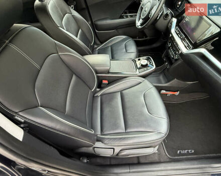 Синій Кіа Niro, об'ємом двигуна 0 л та пробігом 136 тис. км за 19350 $, фото 32 на Automoto.ua