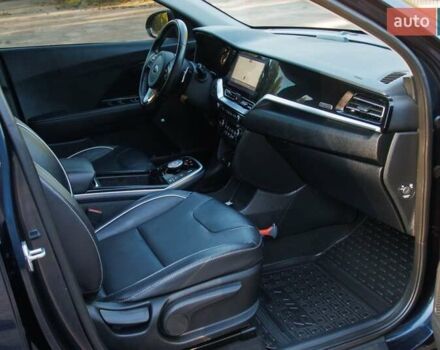 Синий Киа Niro, объемом двигателя 0 л и пробегом 125 тыс. км за 18950 $, фото 70 на Automoto.ua