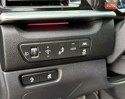 Синій Кіа Niro, об'ємом двигуна 0 л та пробігом 136 тис. км за 19350 $, фото 46 на Automoto.ua