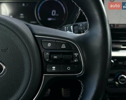 Синій Кіа Niro, об'ємом двигуна 0 л та пробігом 57 тис. км за 24700 $, фото 12 на Automoto.ua