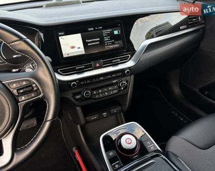 Синій Кіа Niro, об'ємом двигуна 0 л та пробігом 112 тис. км за 18800 $, фото 19 на Automoto.ua