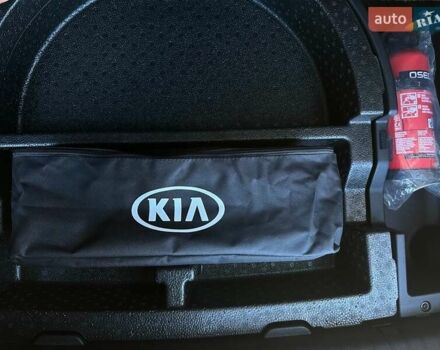 Синий Киа Niro, объемом двигателя 0 л и пробегом 45 тыс. км за 23700 $, фото 80 на Automoto.ua