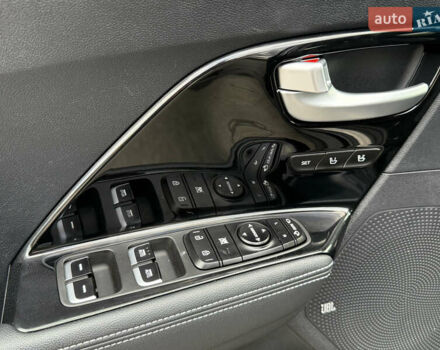 Синій Кіа Niro, об'ємом двигуна 0 л та пробігом 136 тис. км за 19350 $, фото 43 на Automoto.ua
