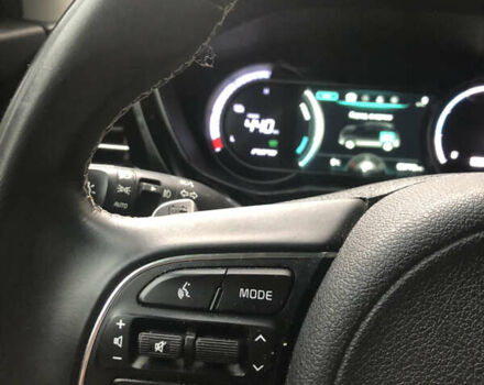 Синій Кіа Niro, об'ємом двигуна 0 л та пробігом 85 тис. км за 21850 $, фото 82 на Automoto.ua