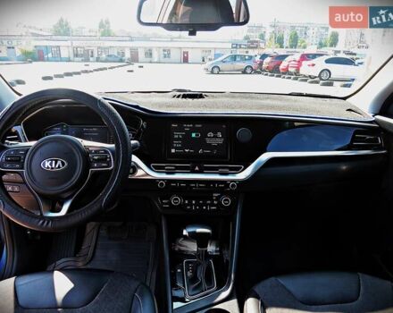 Синий Киа Niro, объемом двигателя 1.58 л и пробегом 35 тыс. км за 23900 $, фото 18 на Automoto.ua