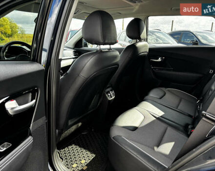 Синий Киа Niro, объемом двигателя 0 л и пробегом 110 тыс. км за 21650 $, фото 28 на Automoto.ua