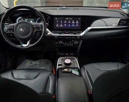 Синій Кіа Niro, об'ємом двигуна 0 л та пробігом 129 тис. км за 18999 $, фото 29 на Automoto.ua