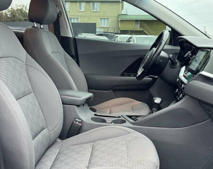 Синій Кіа Niro, об'ємом двигуна 1.58 л та пробігом 68 тис. км за 19500 $, фото 16 на Automoto.ua