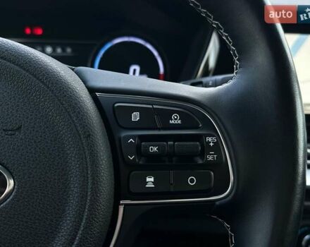 Синій Кіа Niro, об'ємом двигуна 0 л та пробігом 62 тис. км за 24600 $, фото 10 на Automoto.ua