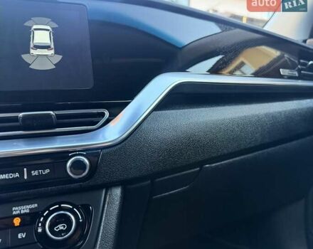 Синий Киа Niro, объемом двигателя 0 л и пробегом 138 тыс. км за 18950 $, фото 86 на Automoto.ua