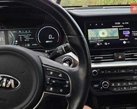 Синий Киа Niro, объемом двигателя 0 л и пробегом 101 тыс. км за 18200 $, фото 3 на Automoto.ua