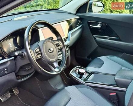Синій Кіа Niro, об'ємом двигуна 0 л та пробігом 69 тис. км за 19999 $, фото 16 на Automoto.ua