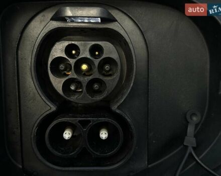 Синій Кіа Niro, об'ємом двигуна 0 л та пробігом 57 тис. км за 24700 $, фото 31 на Automoto.ua